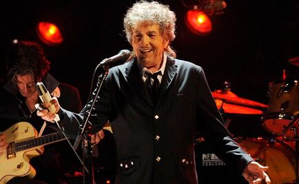 Bob Dylan sigue en silencio tras ganar el Nobel