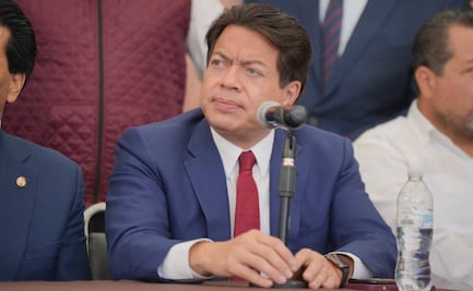 En mochilas llevaba documentos y la Reforma Eléctrica, dice Mario Delgado tras reunión con AMLO