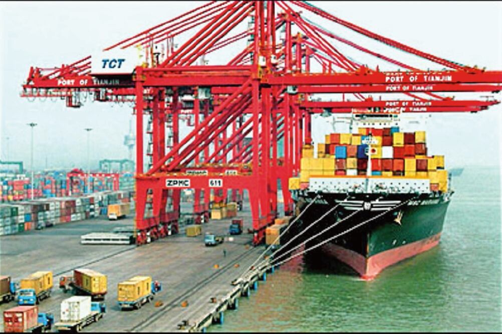 La propuesta plantea distribuir las atribuciones de seguridad y protección marítima y portuaria entre la Marina y la SCT (ARCHIVO EL UNIVERSAL)