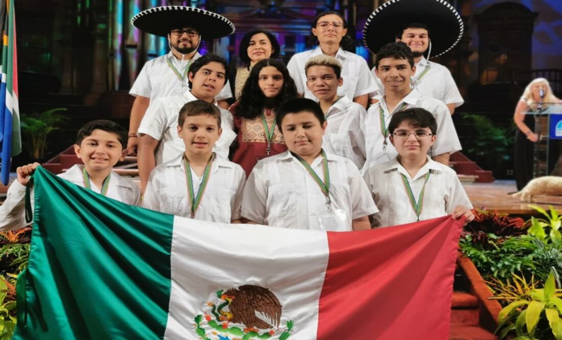 Del Toro also helped the Mexican team that participated in the International Mathematical Olympiad in London – Photo: Taken from the Mexican Mathematics Olympiad’s Twitter account