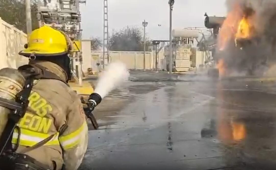 Reportan incendio en transformador de CFE de Nuevo León (07/09/2025). Foto: Captura de pantalla