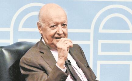 Jorge Edwards presenta su último libro y dona su biblioteca