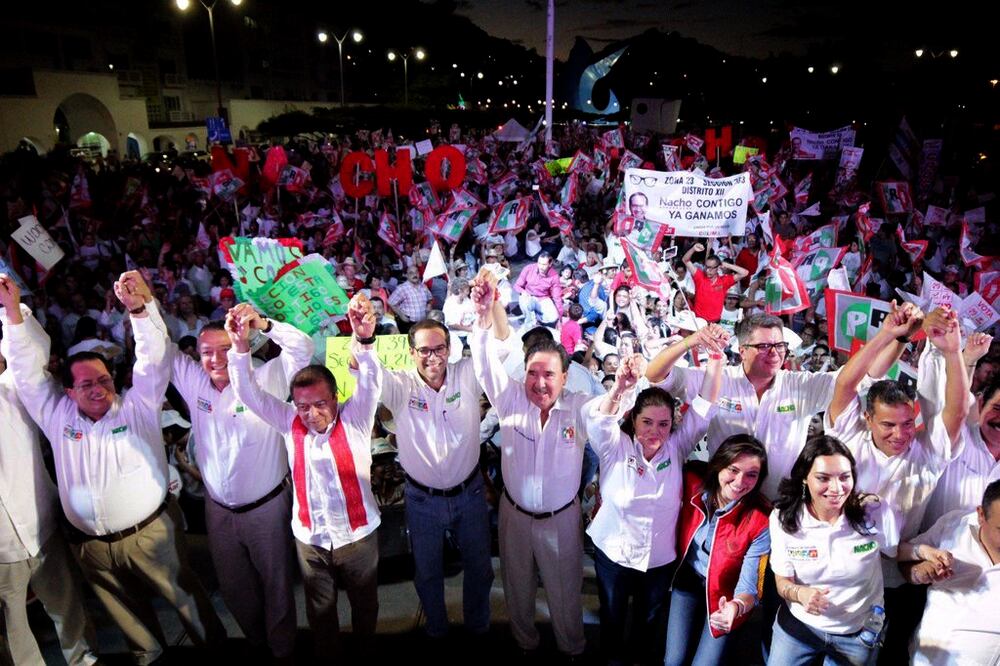 El Jardín Nuñez fue el escenario elegido por Peralta para terminar su proselitismo; líderes del tricolor también se dieron cita en el evento (ESPECIAL)