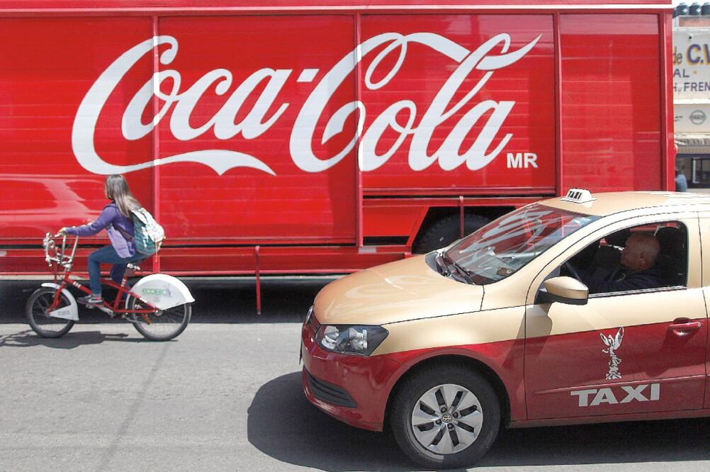 La refresquera Coca-Cola tiene 73.6% de penetración en el mercado mexicano, lo que la hace dominante en su sector, según datos de Euromonitor (ARCHIVO EL UNIVERSAL)