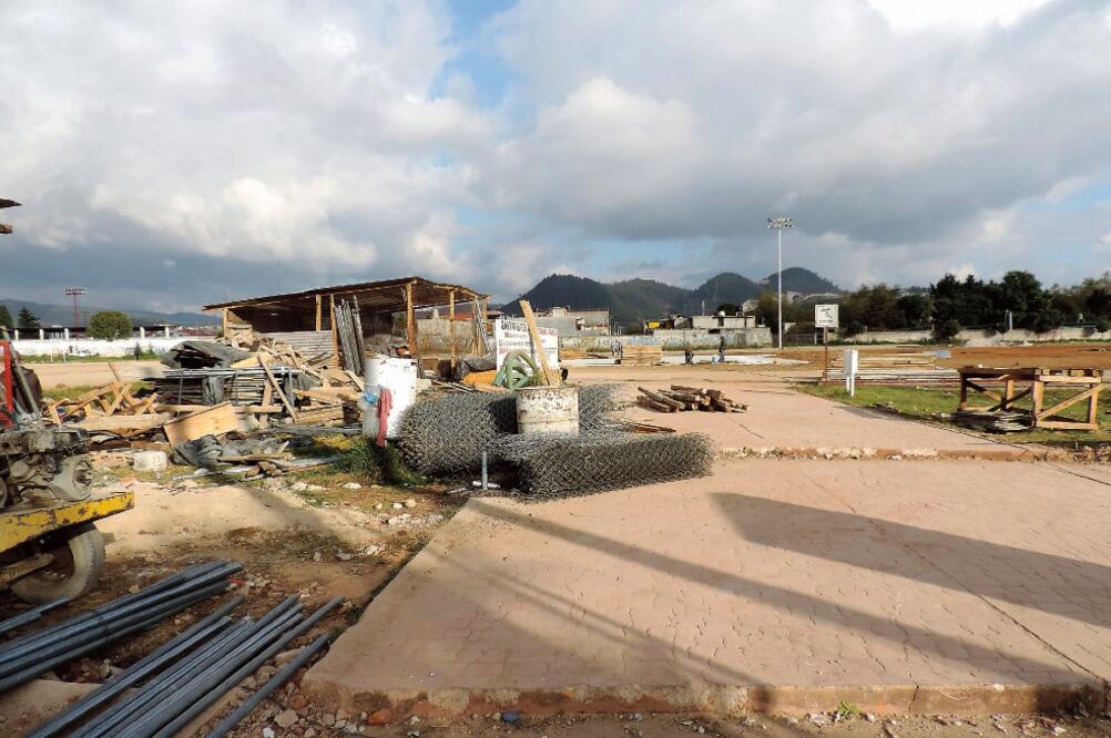 El Deportivo Municipal de San Cristóbal de las Casas se encuentra en proceso de habilitación para la misa que oficiará Su Santidad el 15 de febrero (TOM P. HENDERSON)