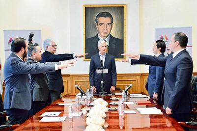 Del Mazo define a su gabinete de Finanzas