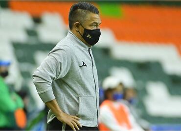 Nacho Ambriz revela que ante Monterrey podría jugarse el martes