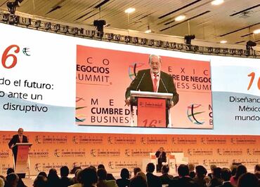 En Santa Lucía o Texcoco, Slim pide concesionar