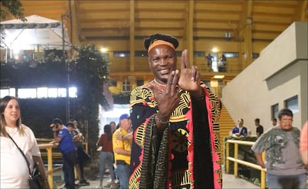 Príncipe africano asiste al partido de los Tigres