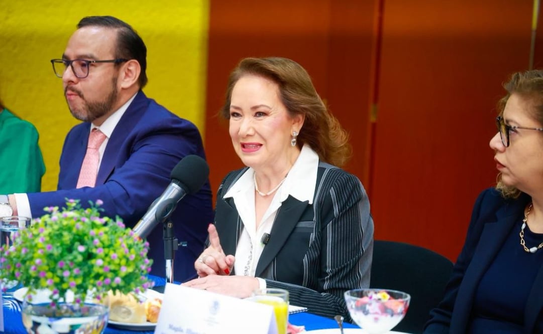 La ministra Yasmín Esquivel Mossa sostuvo una reunión con magistradas y magistrados de Tribunales Colegiados de Circuito en materia laboral. Foto: Especial