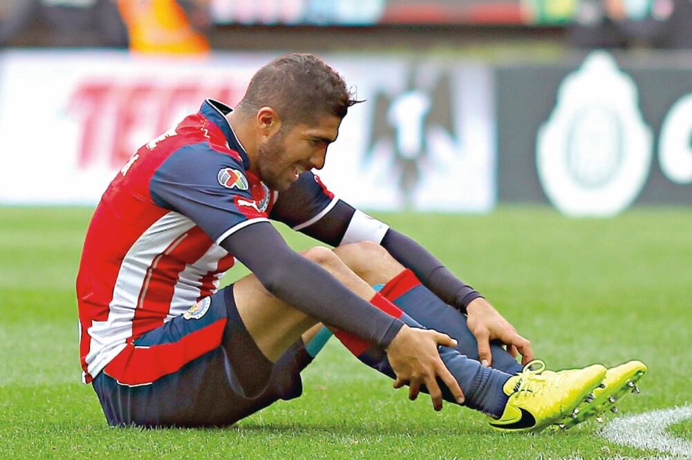 El elemento de Chivas ni siquiera fue amonestado por el árbitro. (JORGE BARAJAS. IMAGO7)