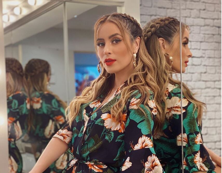 La conductora de televisión lució radiante jumpsuit floreado / Foto: Instagram @cynoficial