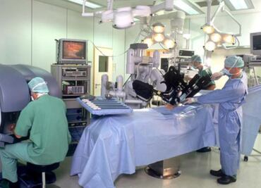 Los cirujanos humanos son mejores que los robóticos