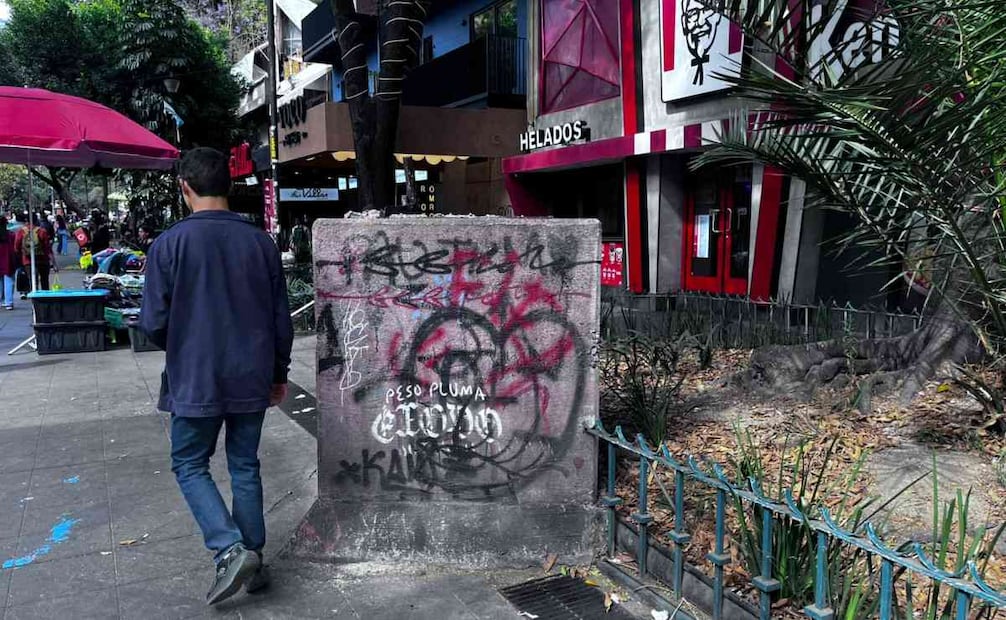 Retiran la estatua de "Tin Tan" para su restauración, menciona la alcaldía Cuauhtémoc (02/02/2026). Foto: Rafael García / EL UNIVERSAL