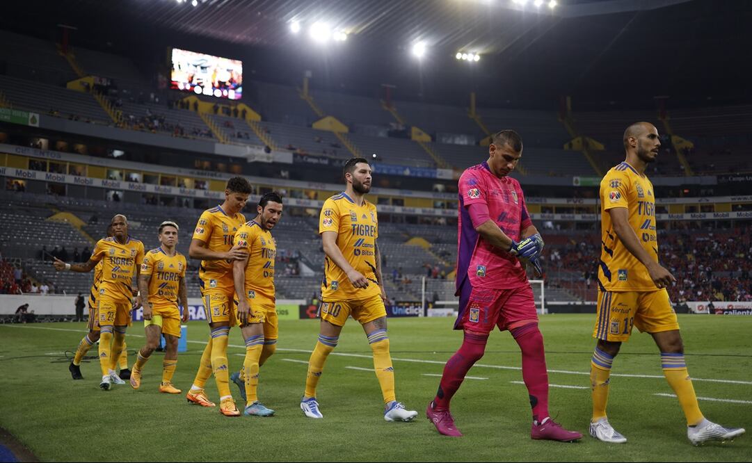 Tigres saltando a la cancha del estadio Jalisco - FOTO: Imago7