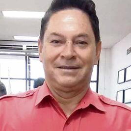 Llevan mariachis a diputado antiUber