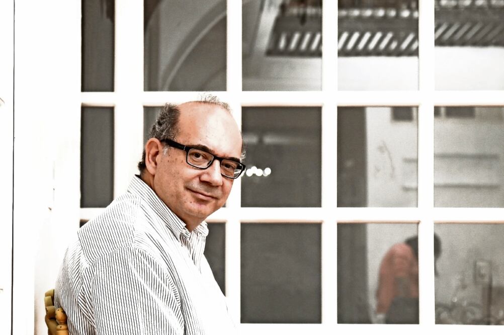 El escritor chileno documentó su investigación en archivos nunca antes consultados sobre los históricos hermanos (GERMAN ESPINOSA. EL UNIVERSAL)