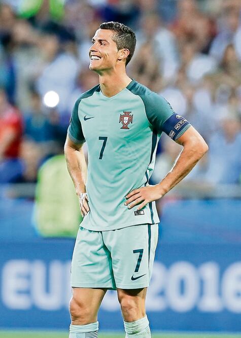 Cristiano deberá vencer a Francia en París, en la final (FRANK AUGSTEIN. AP)