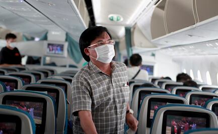 Buscan a pasajeros de avión que abordó joven con coronavirus en Aguascalientes