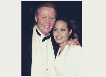 Padre de Angelina Jolie habla sobre el divorcio de su hija