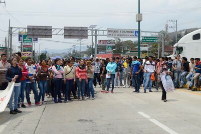 Retiran bloqueo de autopista Cuernavaca-Acapulco
