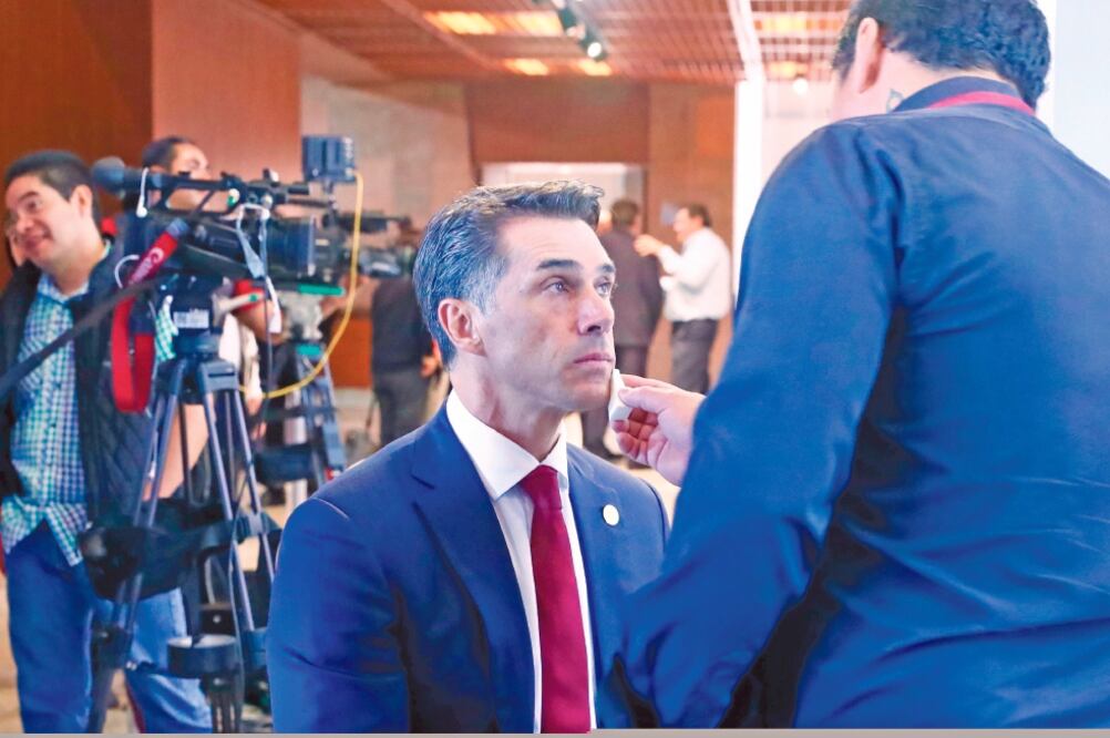 Sergio Mayer fue uno de los primeros diputados electos en registrarse y dijo que el sueldo de legislador no le alcanzará para el tipo de vida a la que está acostumbrado. (FOTO: Lucía Godínez. EL UNIVERSAL)