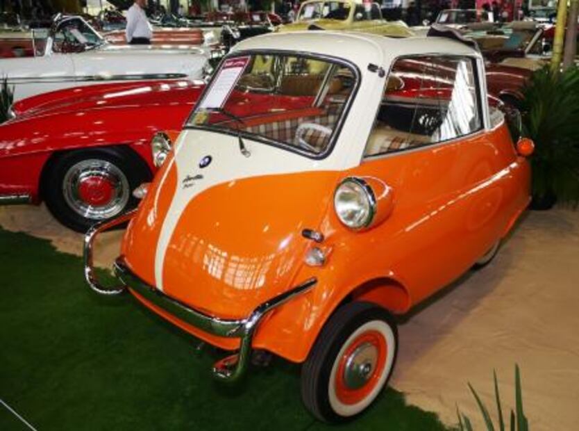 Visita la Exposición de autos antiguos “Retromobile" en CU