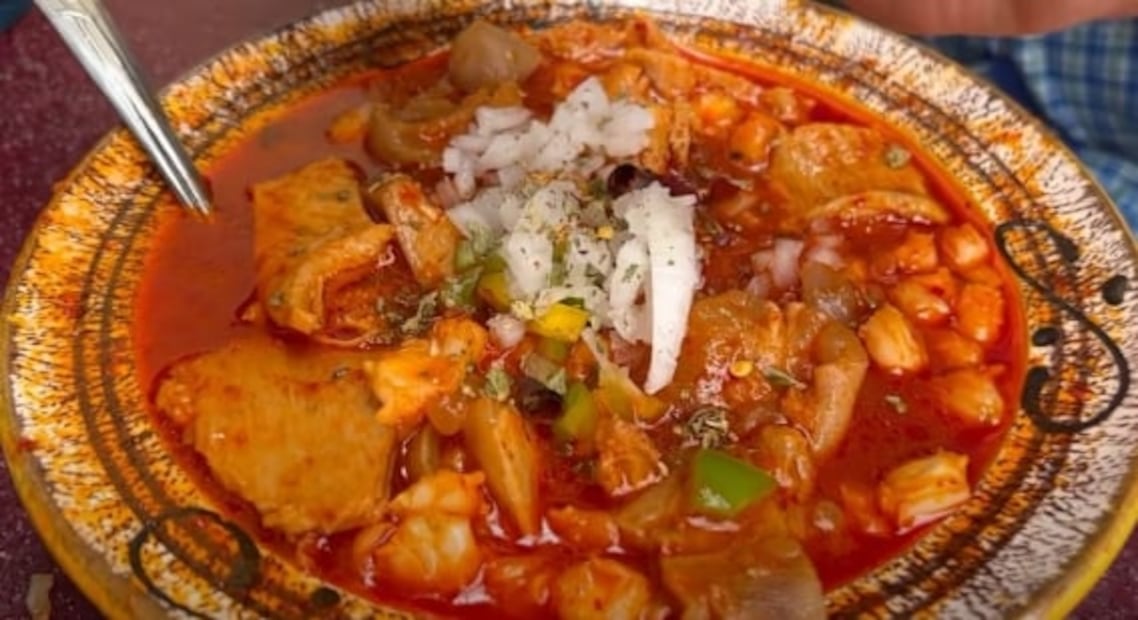Pozole de pancita, el guiso de Doña Ángela para terminar el mes