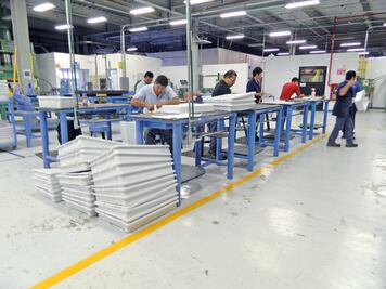 Cerca de elecciones, baja compra-venta de empresas en México