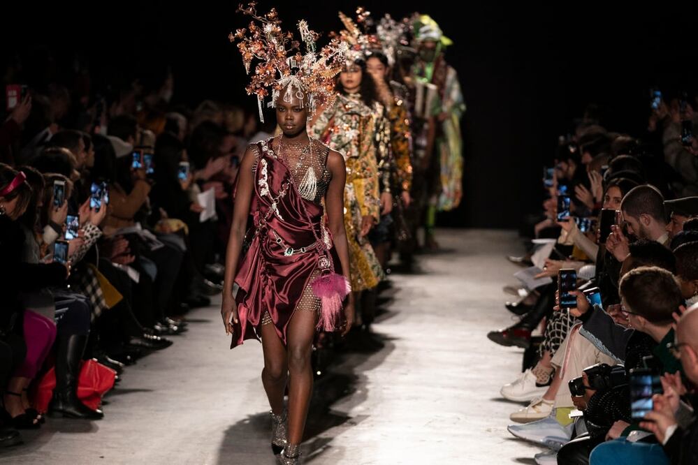 La pandemia ha afectado distintas industrias, incluyendo la de la moda. Foto: EFE