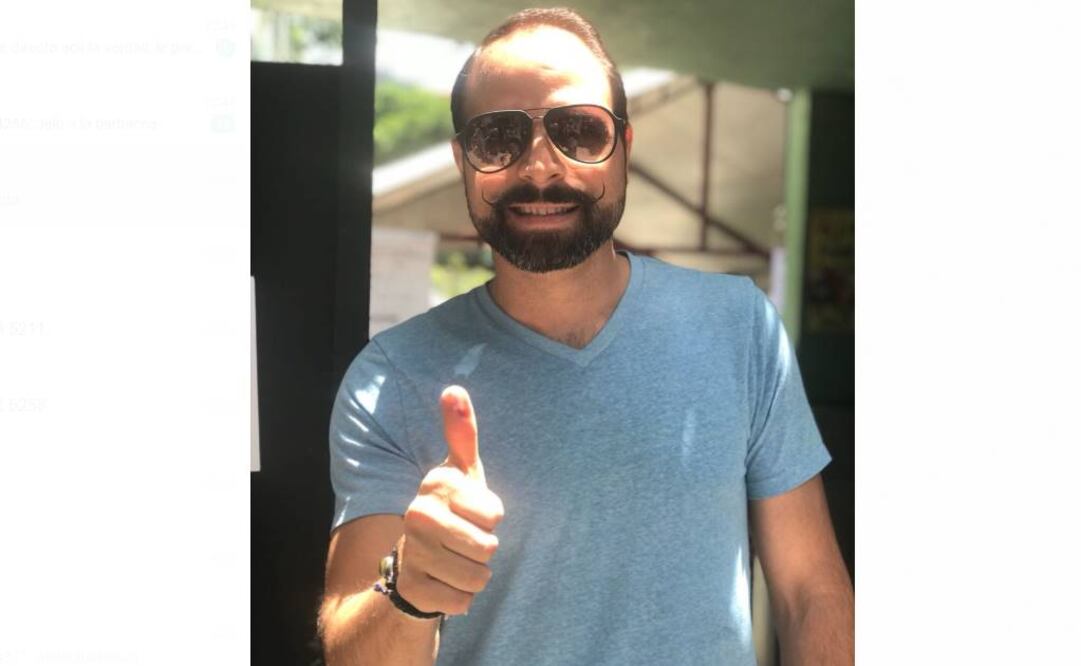 Balestra quiso que sus hijos vieran cómo es el proceso electoral Foto: Humberto Montoya / EL UNIVERSAL