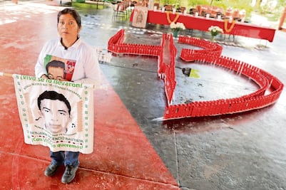 Encinas denuncia espionaje, acoso y amenazas al indagar caso Iguala