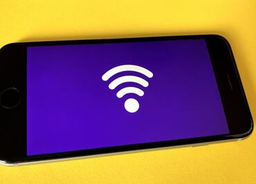 Por qué debes desactivar el Wi-Fi de tu celular al salir de casa