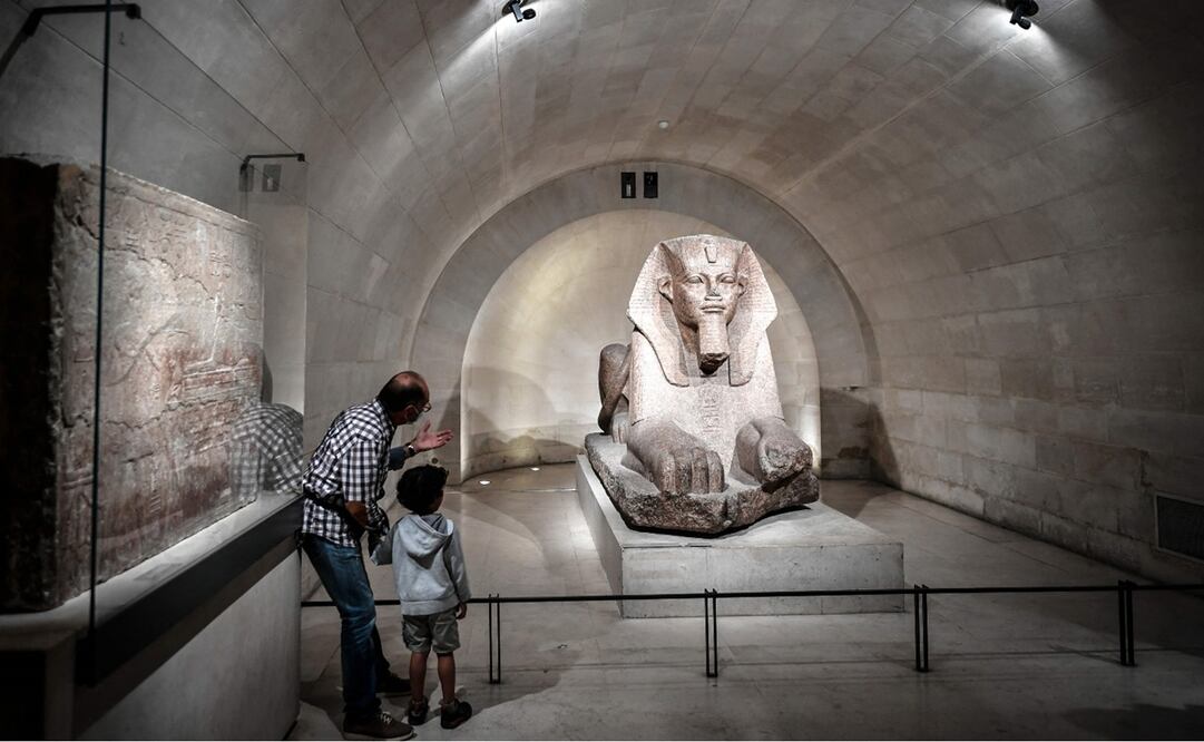 Interior de la sala egipcia del Museo Louvre. Foto: STEPHANE DE SAKUTIN / AFP, archivo