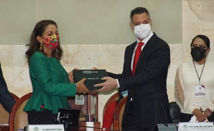 Con la frente en alto puedo informar que Oaxaca está de pie, asegura Murat al entregar su quinto informe de gobierno