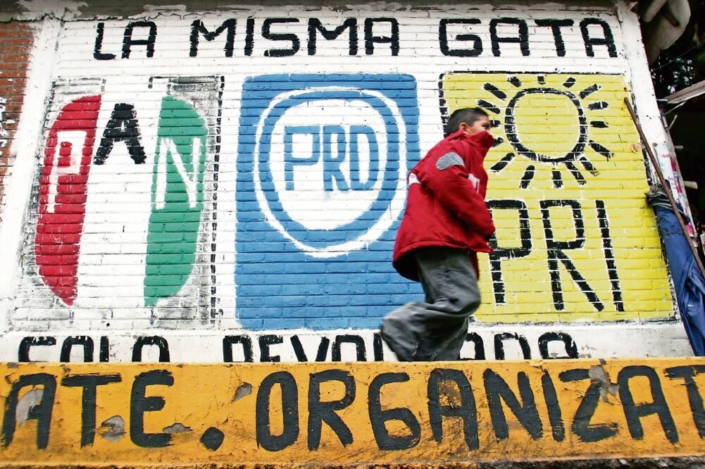 INE exige reportes. Los aspirantes deberán entregar su primer informe de cierre mensual a más tardar el jueves o comenzarán a acumular sanciones. Foto: ARCHIVO EL UNIVERSAL.