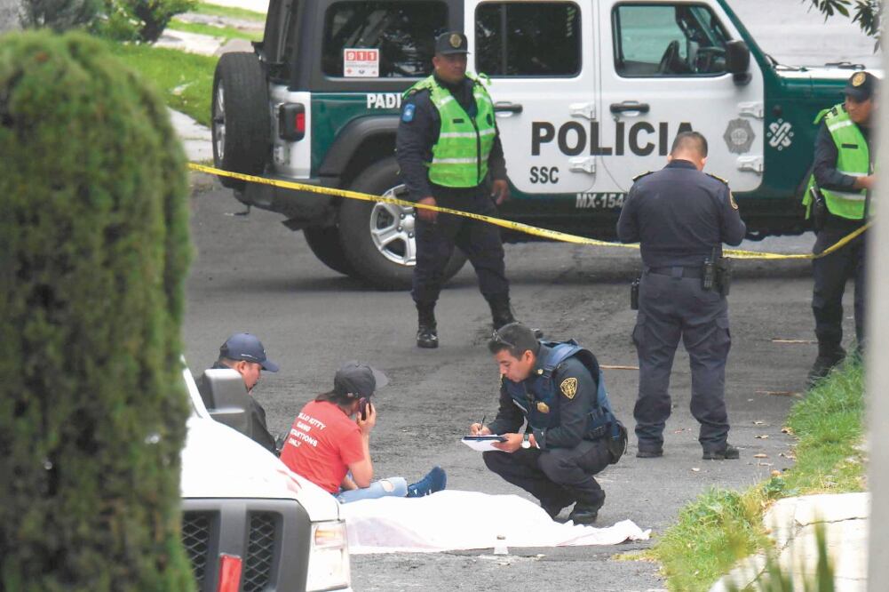 La pareja de la víctima contó a la policía que ella y su novio buscaban un auto económico, por lo que acordaron verse con el supuesto vendedor. Foto: ARMANDO MARTÍNEZ. EL UNIVERSAL