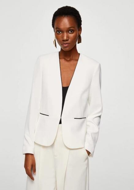 El total white de Rihanna es la apuesta correcta para el verano