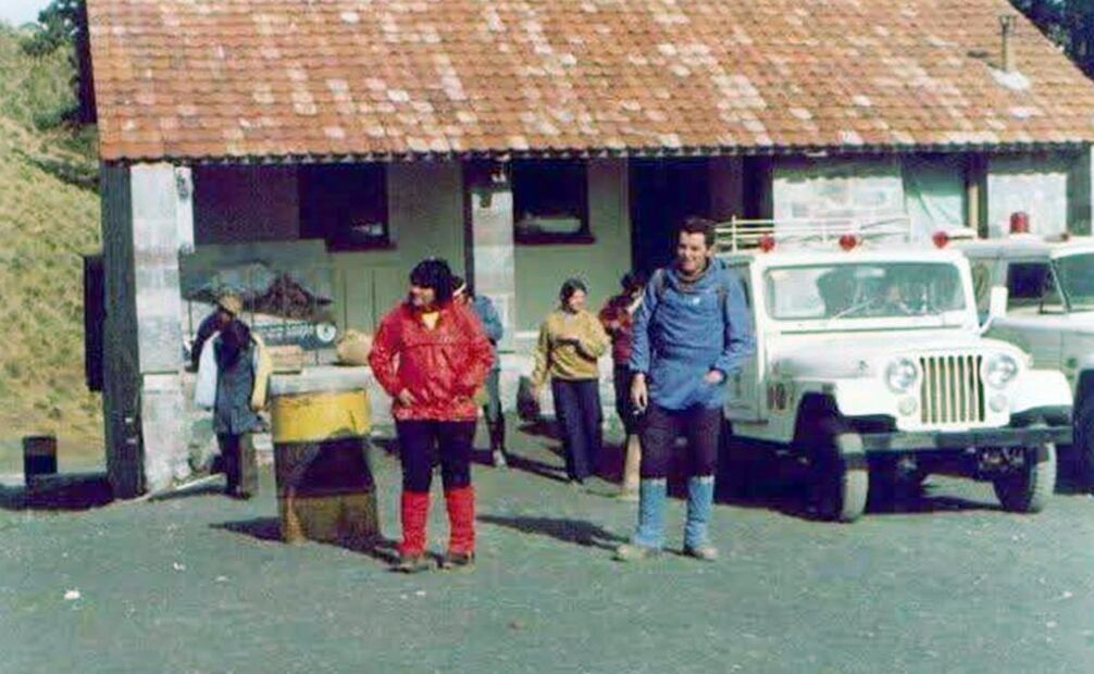 Miembros del Socorro Alpino. En su momento, se premiaba a la patrulla de voluntarios más destacada de cada año, ya fuera por mayor trabajo o actos heroicos. Foto: ESPECIAL/Cortesía Enrique Chávez Poupard.