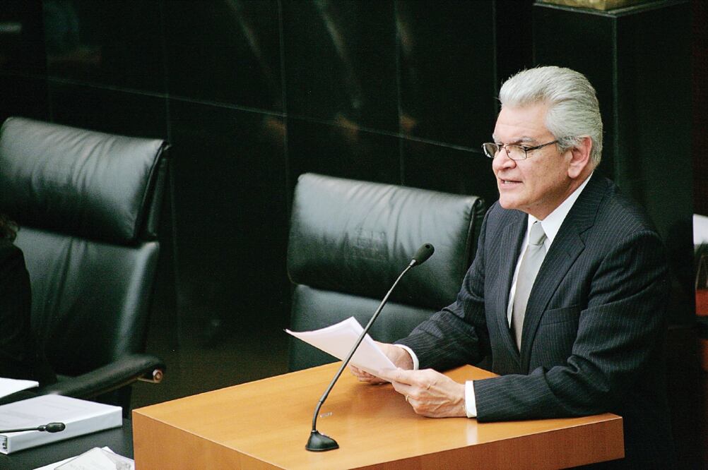 Álvaro Castro Estrada, ex magistrado presidente del Tribunal Federal de Conciliación y Arbitraje, respondió a señalamientos durante su comparecencia ante la Comisión de Justicia del Senado (IVÁN STEPHENS. EL UNIVERSAL)