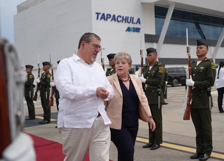 Presidente de Guatemala, Bernardo Arévalo y la canciller Alicia Bárcena. Foto: Especial