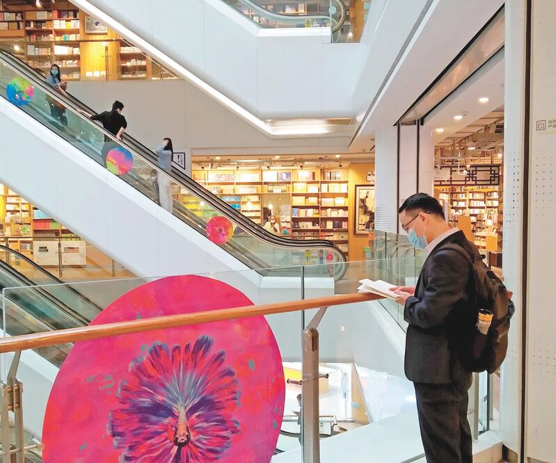 Un respiro. Tras sufrir el brote del coronavirus, China comenzó a reabrir sus servicios y transporte, prueba de que se repone a la pandemia. Foto:LU HANXIN. XINHUA 