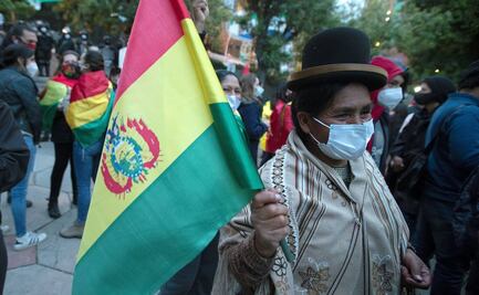 "Son analfabetos literales": periodistas españoles llaman ignorantes a simpatizantes de Evo en Bolivia