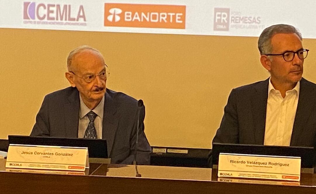 El gerente de Estadísticas Económicas y coordinador del Foro de Remesas del CEMLA, Jesús Cervantes, afirmó que las remesas ya se están desacelerando en México, Centroamérica y el Caribe. Foto: Leonor Flores / EL UNIVERSAL