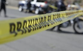 Hallan dos hombres muertos con signos de violencia en León, Guanajuato; estaban cubiertos con cobijas en un terreno baldío