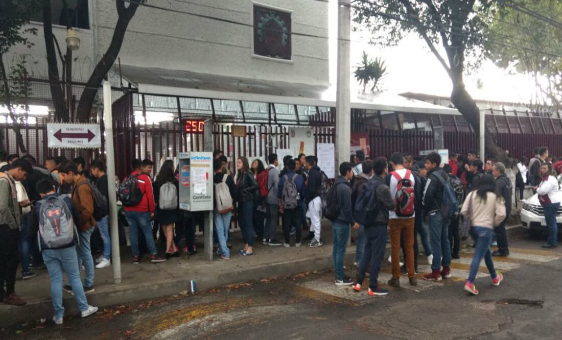 (Regreso a clases en CECyT 11. Foto: Twitter @IPN_MX)