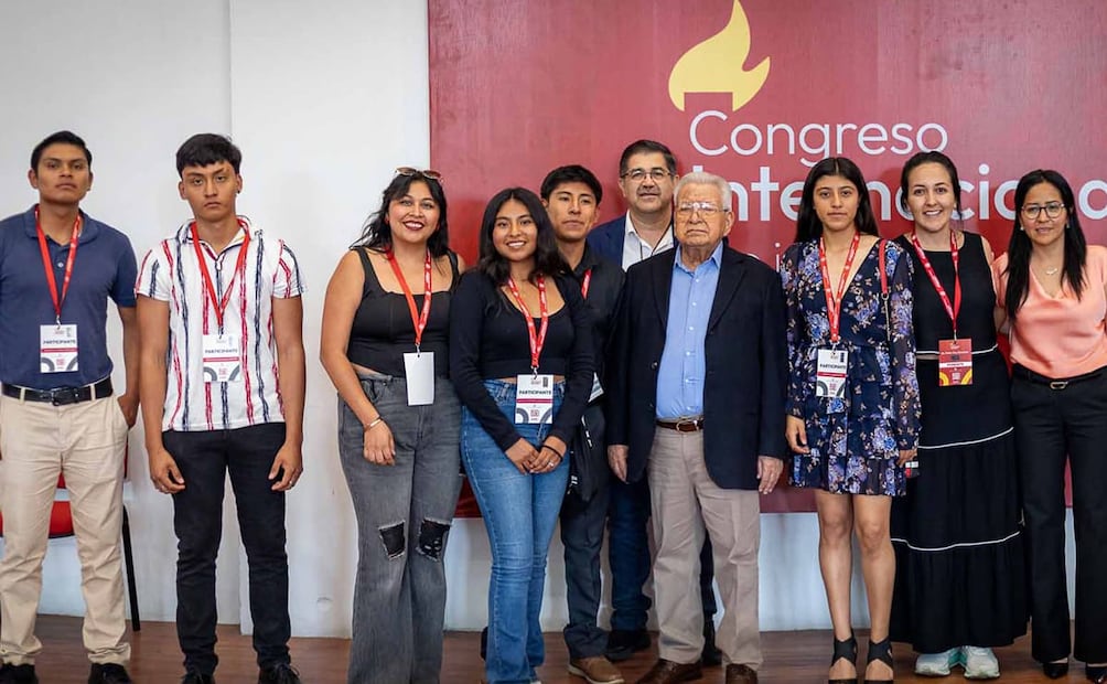 Aquiles Córdova Morán ofreció la ponencia “Los principales factores en la decadencia del imperialismo”. Foto: Cortesía