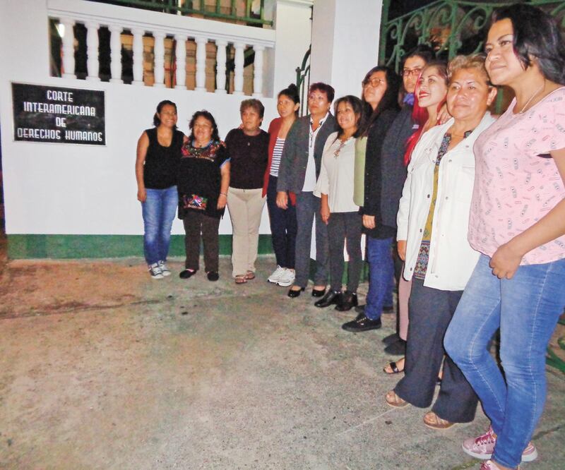 En noviembre de 2017, 11 mexicanas víctimas de agresiones de policías co mparecie ro n en la Corte-IDH, en Costa Rica. JOSÉ MELÉNDEZ. EL UNIVERSAL