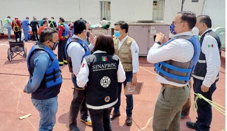 Fayad llega al IMSS de Tula para coordinar acciones de emergencia; alistan evaluación de daños