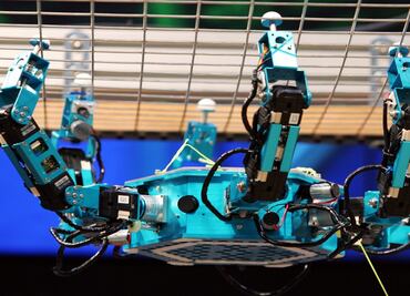 Mexican students create rescue robots